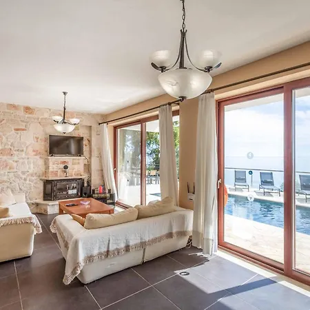 Villa Segounia