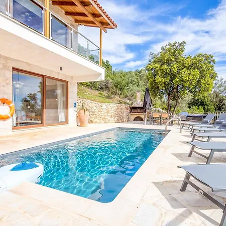 Villa Segounia *